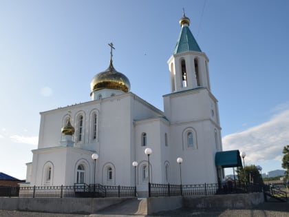 В Неделю 13-ю по Пятидесятнице Управляющий епархией совершил Божественную Литургию в Покровском храме в селе Бея