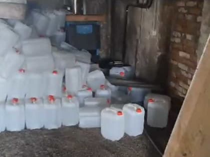 Большие деньги: в Абакане полиция изъяла 4 тысячи литров нелегального спирта
