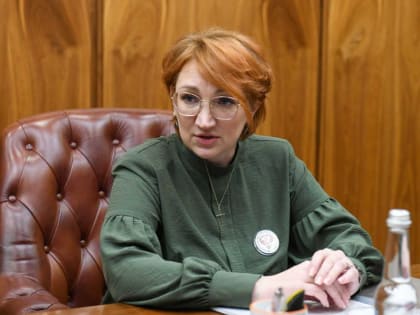 Состоялась встреча главы Хакасии с общественницей, оказывающей помощь бойцам СВО, Еленой Савицкой