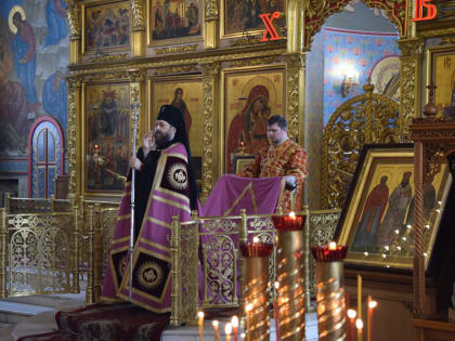 Архиерейское служение в Неделю святых жен мироносиц