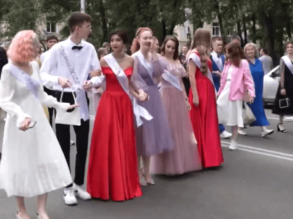 Торжественное шествие выпускников по центральным улицам города пройдёт в пятницу, 23 июня