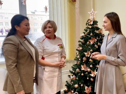 Ключи от квартиры вручили педиатру Республиканской детской клинической больницы