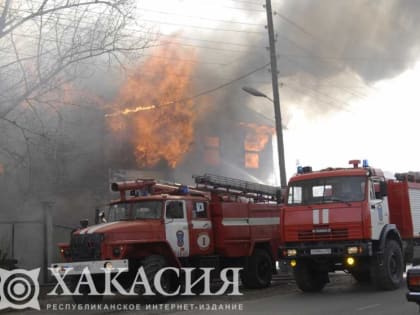 За сутки пожарные сирены звучали в Хакасии десять раз