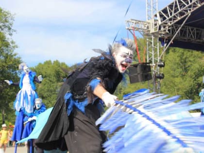 Гигантские медузы и рыбы восхитили посетителей парка в Абакане