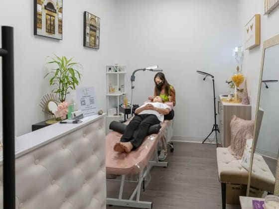 Sola Salon Studios Miracle Mile