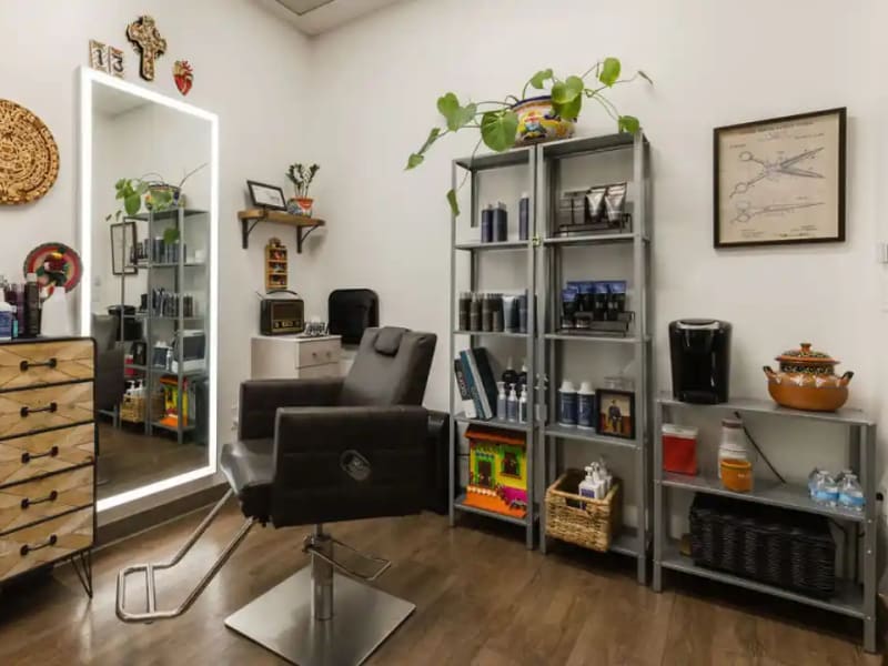 Sola Salon Studios Lyndhurst
