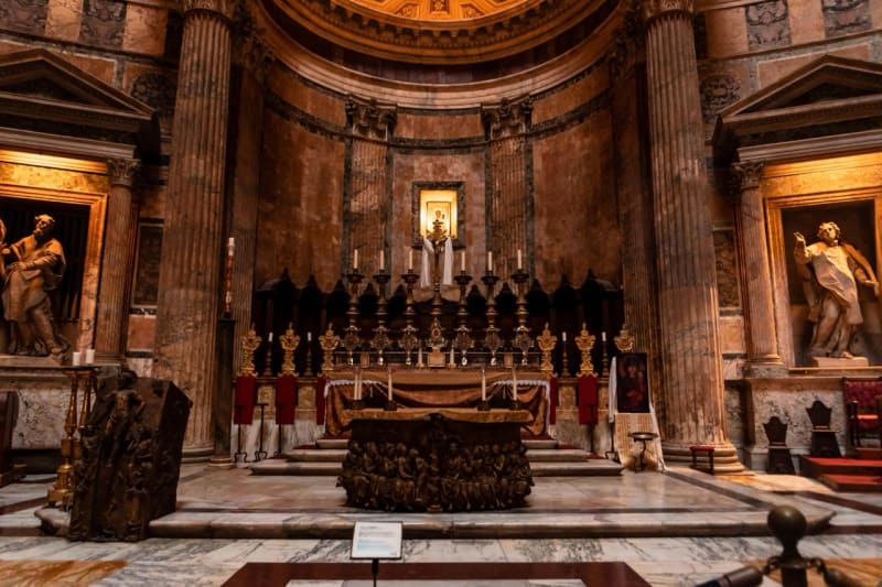Pantheon (Basilica di Santa Maria ad Martyres) 3
