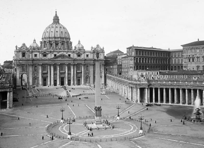 Saint Peter's Square 13