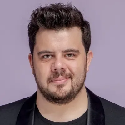 Eser Yenenler