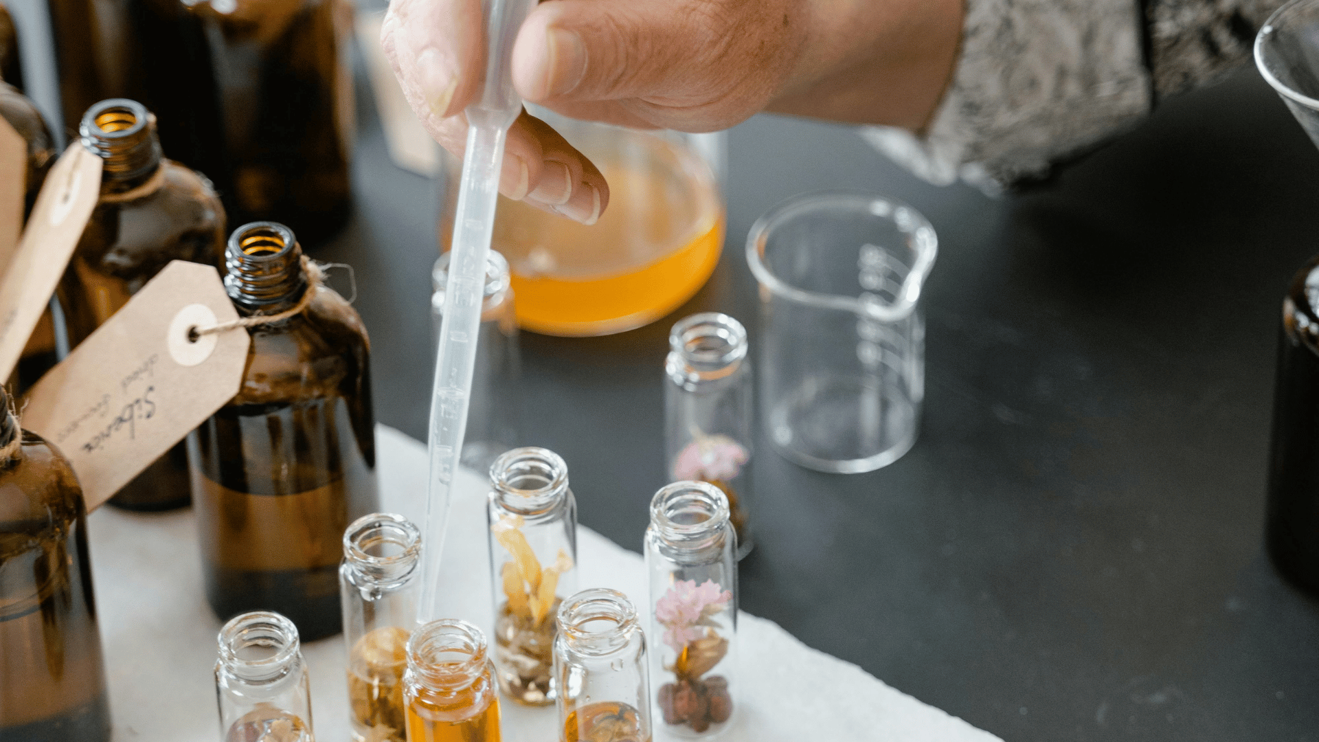 Koku Tasarım Atölyesi - Parfüm Workshop