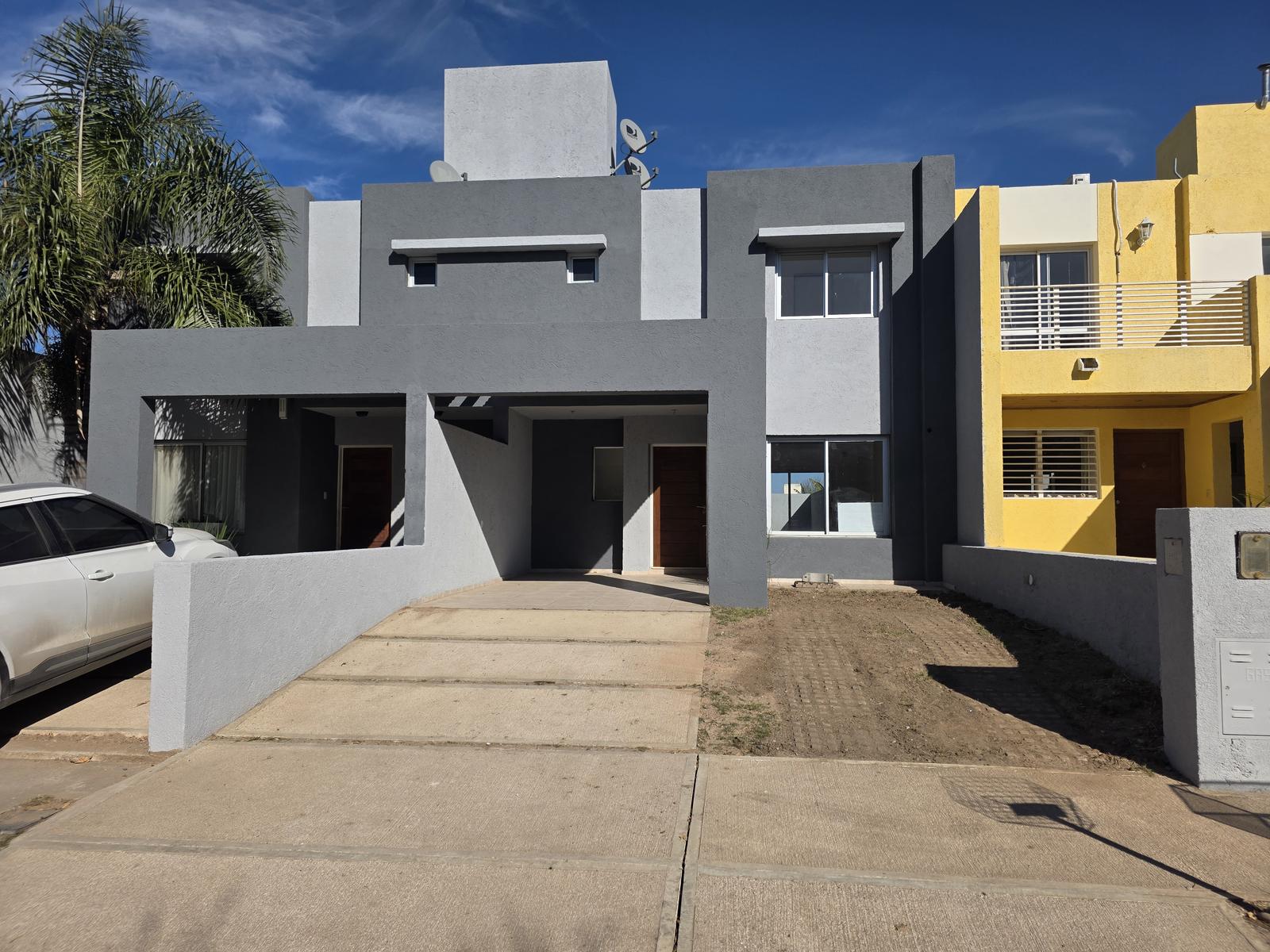Dúplex de 3 dormitorios en Barrio La Catalina