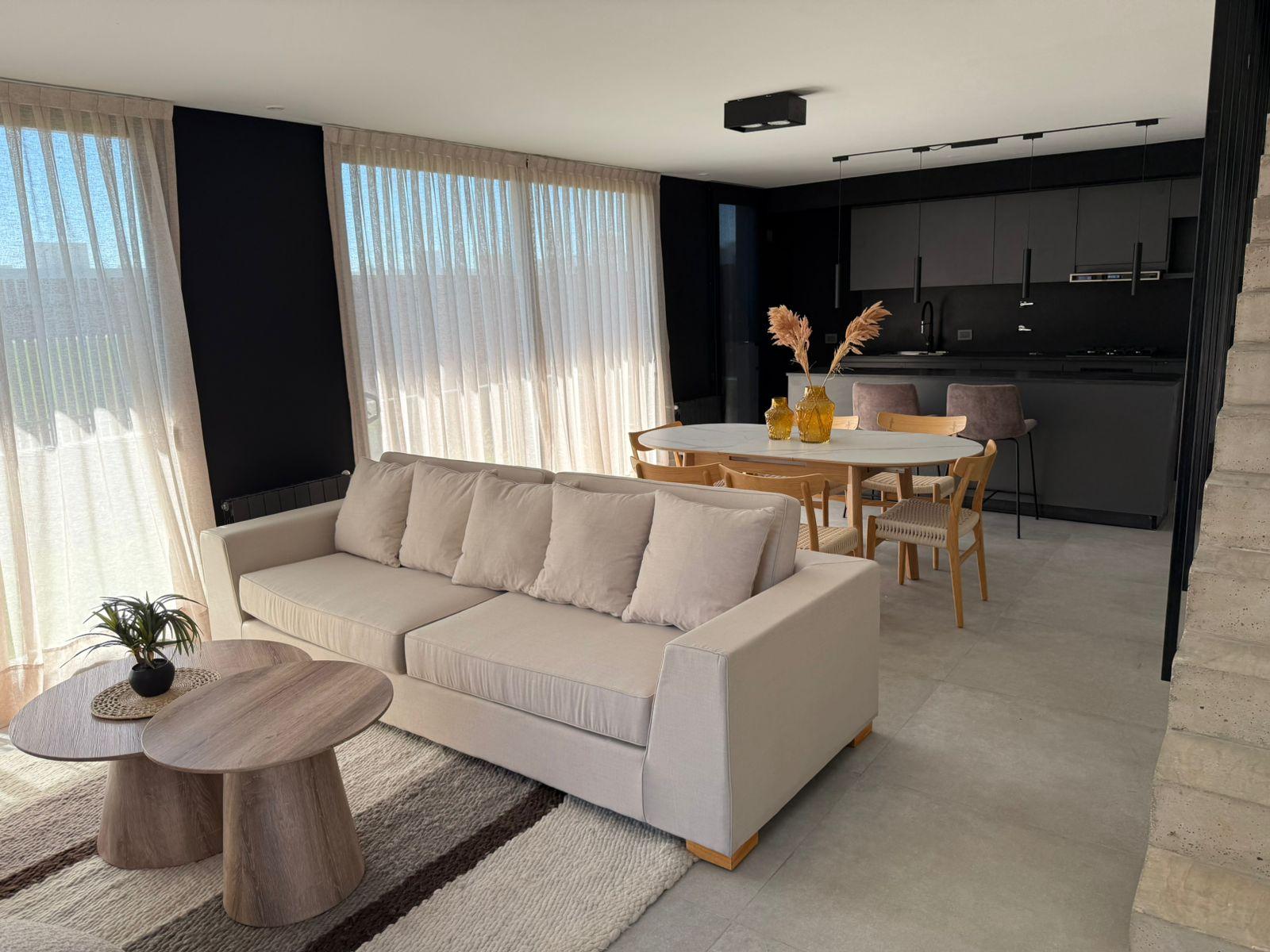 Duplex a estrenar de 3 dormitorios en barrio cerrado Chacras Green