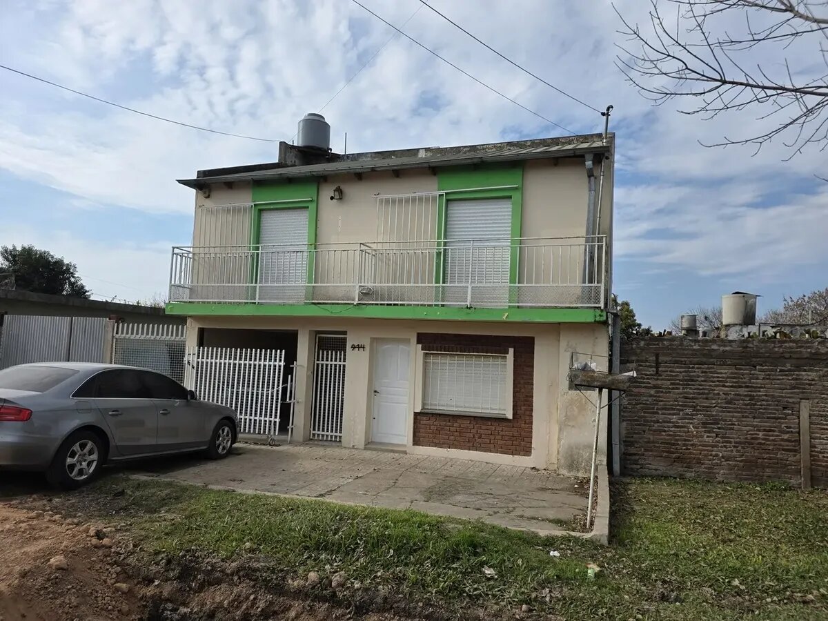 Casa en block con 2 departamentos independientes en Concepción del Uruguay