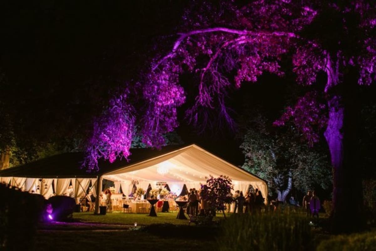 Why Some Outdoor Tent Weddings Feel Effortless And How the Right Venue Makes All the Difference