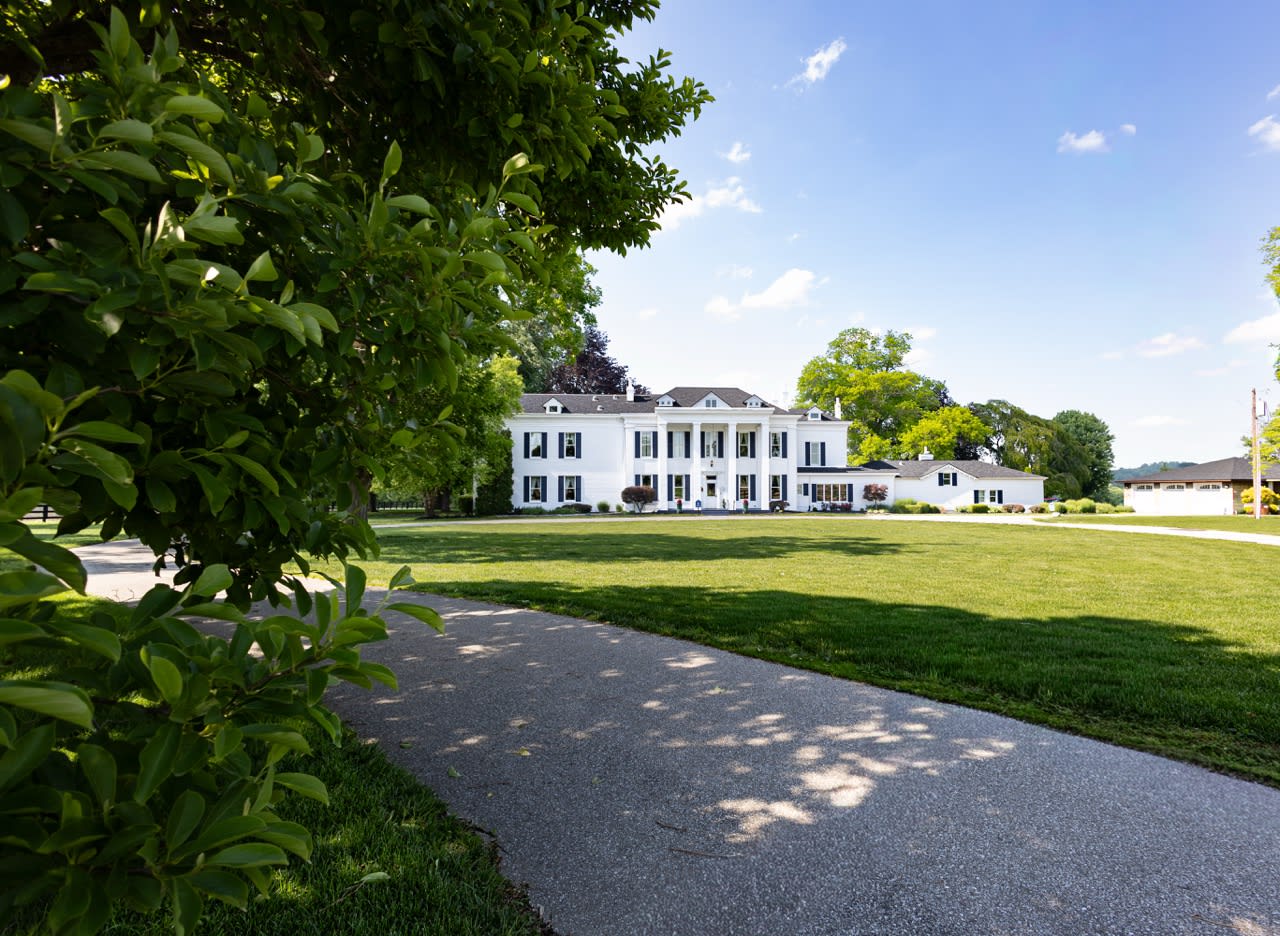 Kentucky Mansion On The River Large