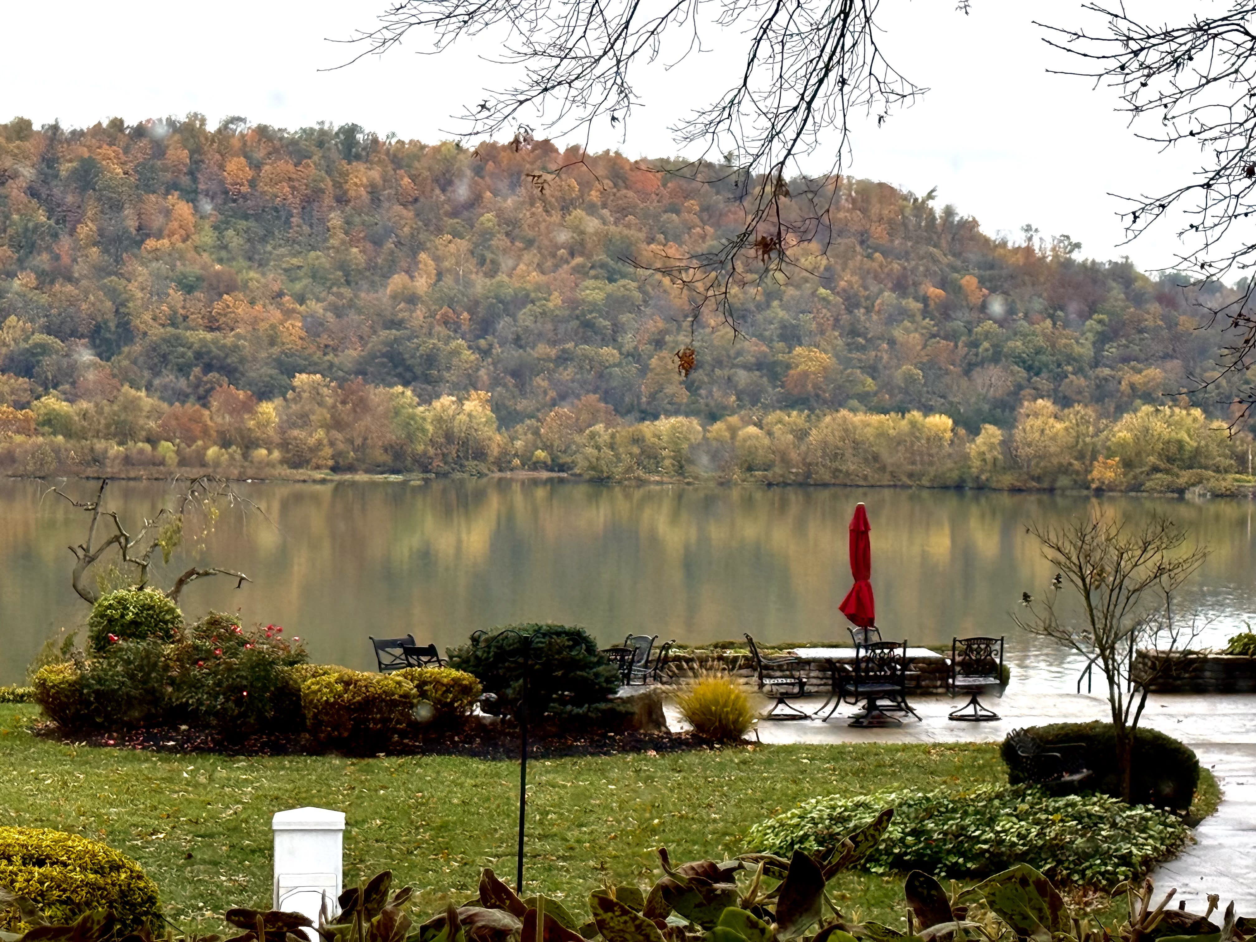 Fall Waterfront Ohio River Patio