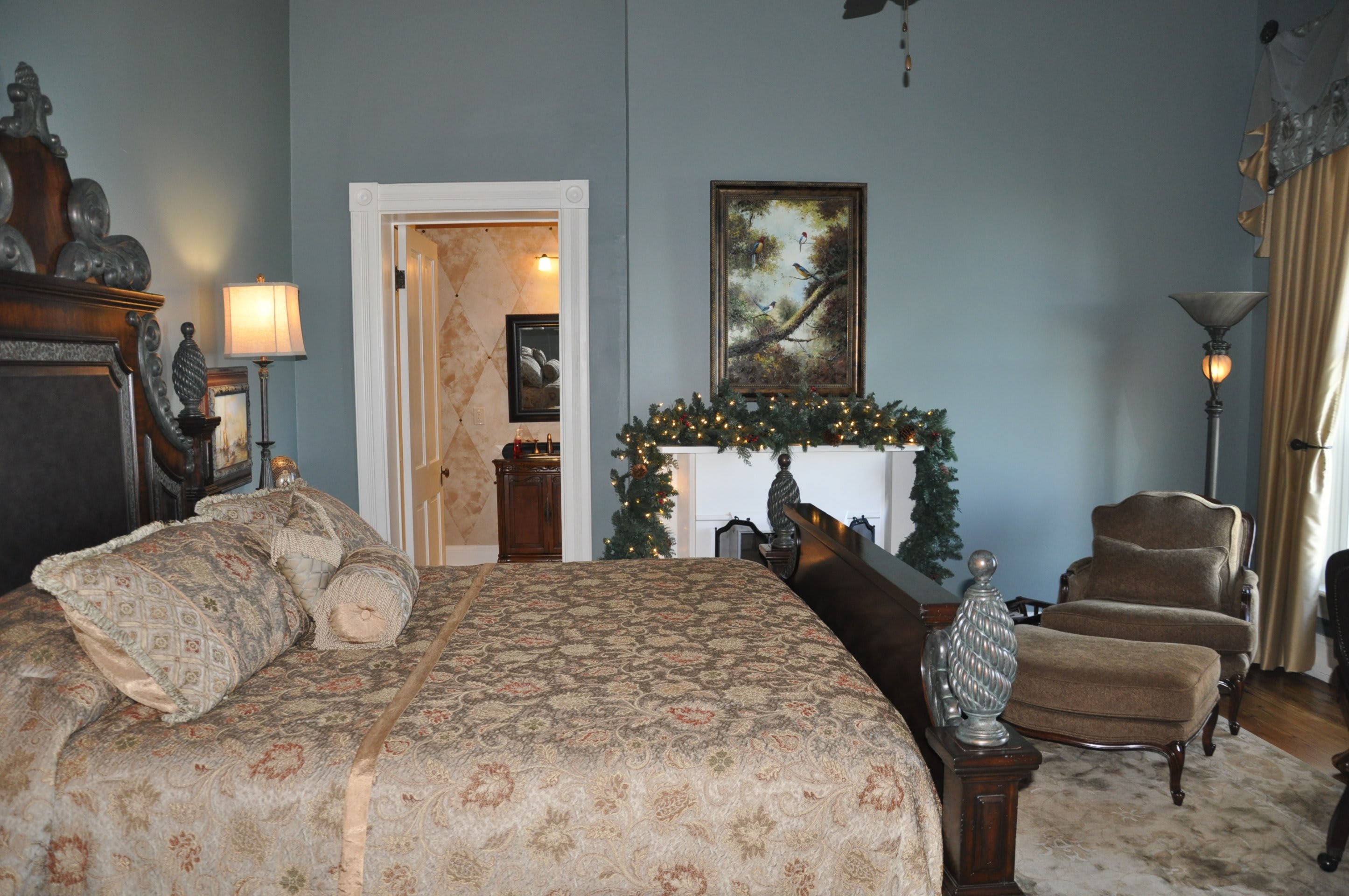 Luxury Historic Guest Room Fireplace