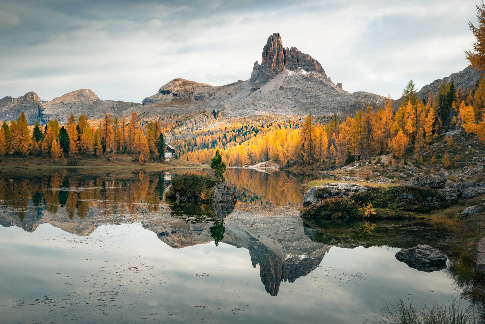 Lago Federa panorama Dolomites