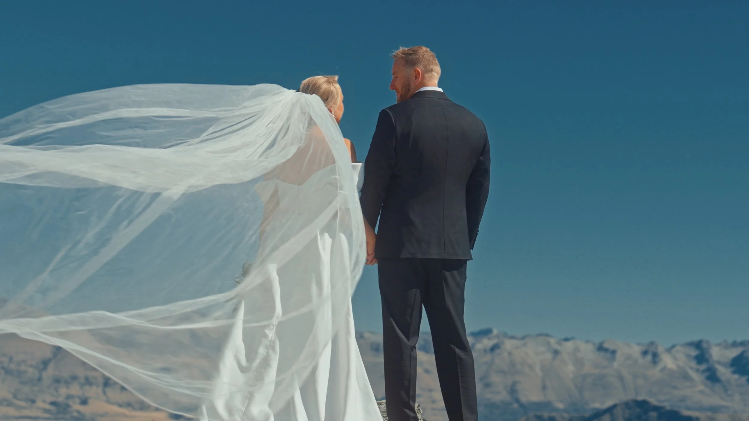 Karolina + Jake still 27
