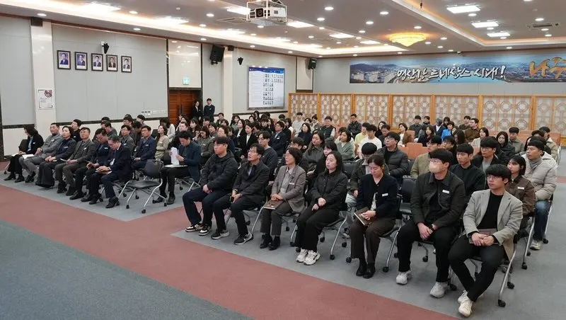 나주시, 지역 영웅 19명에게 3월 정례조회서 표창 수여