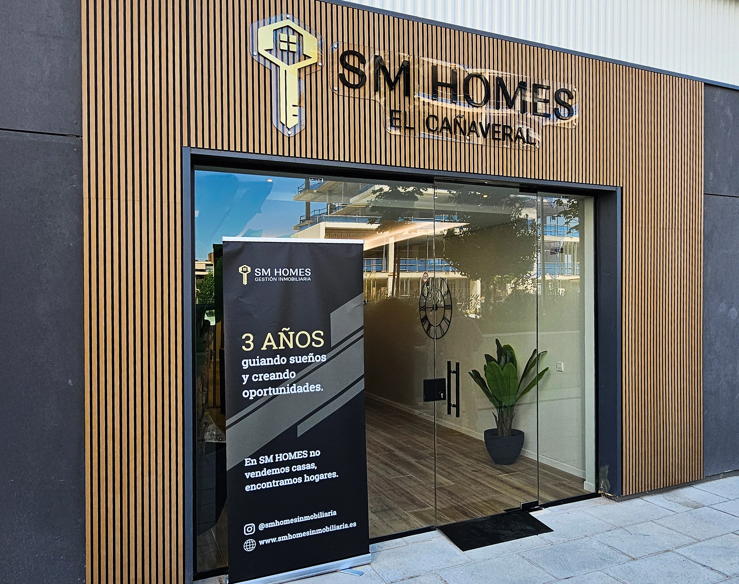 Oficina de SM HOMES en Calle Enrique Urquijo 90, El Cañaveral