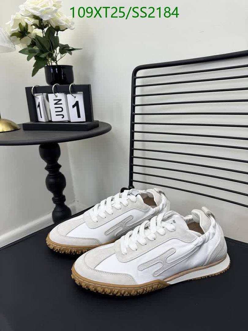 Louis Vuitton LV x Supreme Archlight Sneakers - view 4