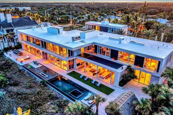 Modern Poolside Luxury Home