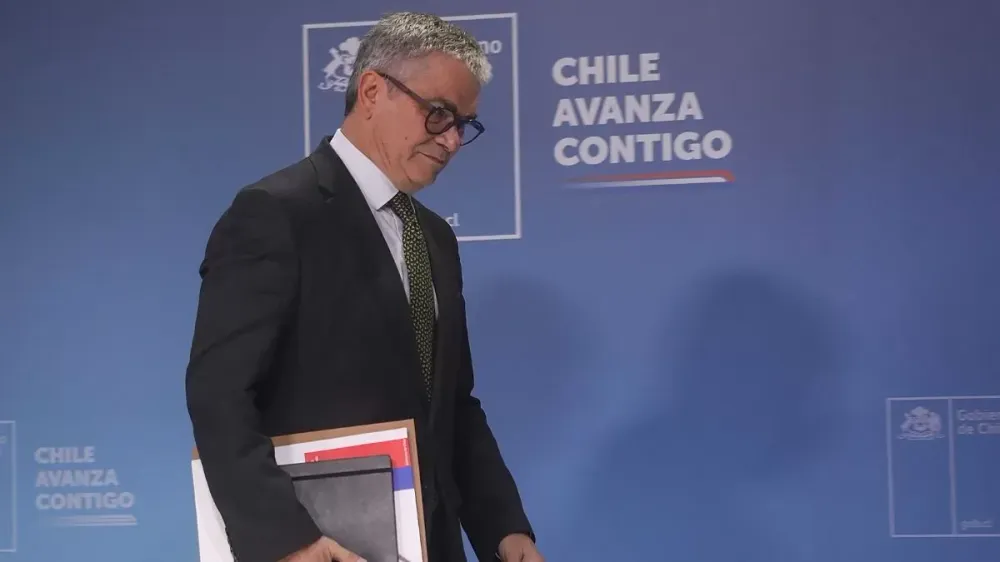 Mario Marcel sorprende y renuncia al Ministerio de Hacienda
