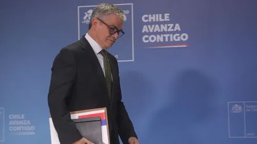 Mario Marcel sorprende y renuncia al Ministerio de Hacienda