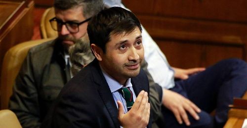 Fiscalía pide 12 años de cárcel para senador Calisto: Acusa fraude al Fisco por $105 millones