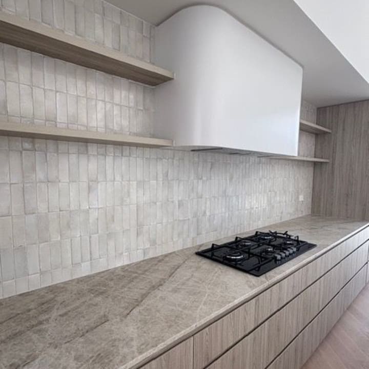 Rice Series Gloss Wall Tile installed