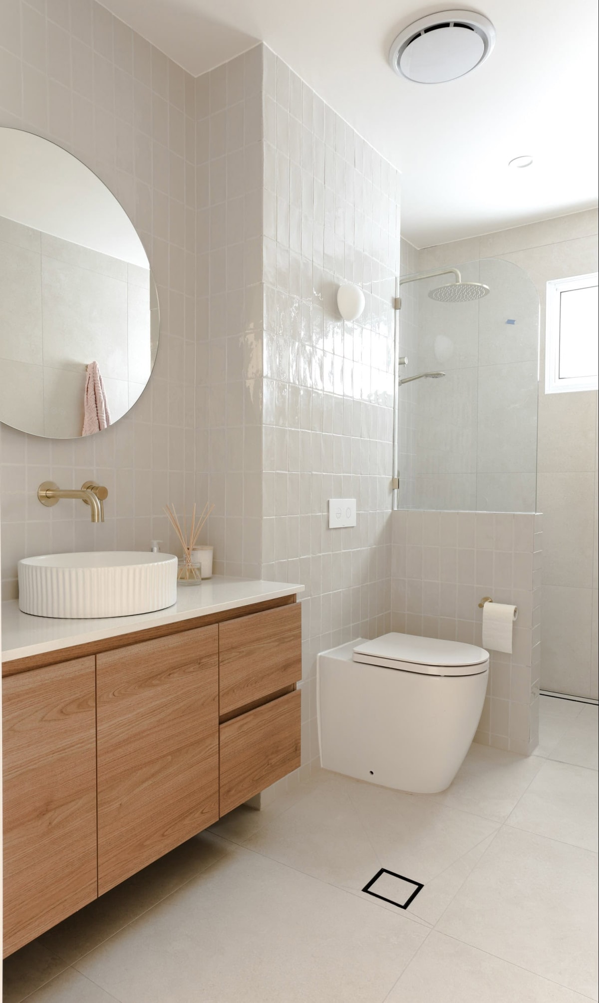 Inside The Sunset Place – A Modern Retreat of Texture and Tranquillity – Bathroom 2