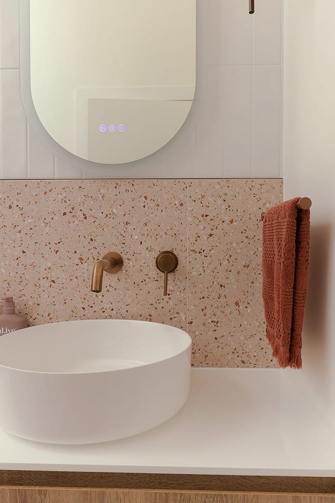 An Art Deco Inspired Home Renovation by Cubgroup – Upstairs Ensuite: Fresh and Colourful