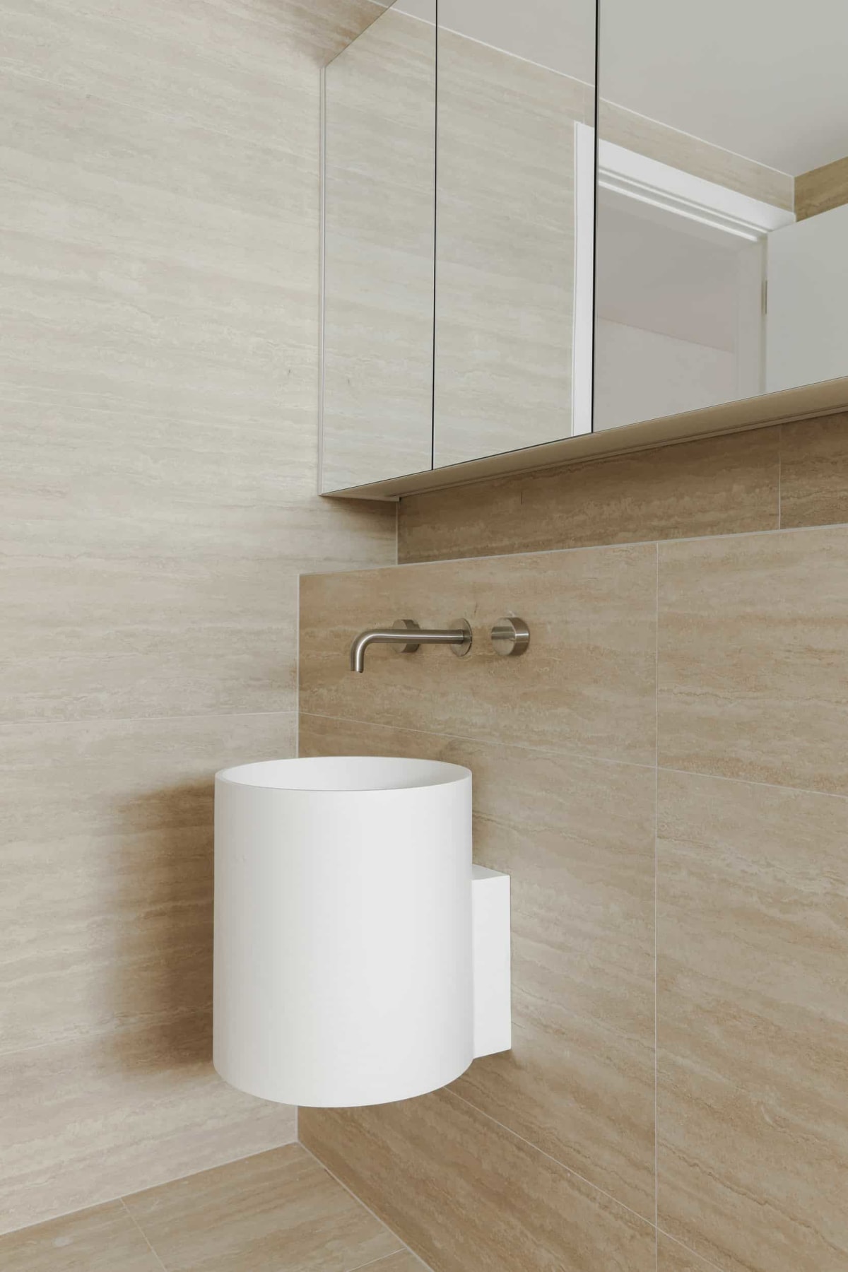 Modern Luxury Duplex in Sylvania – Limestone Look & Travertine Tiles Create Cohesion – Family Bathroom Upstairs – Travertine Look Tile for Scale (2)