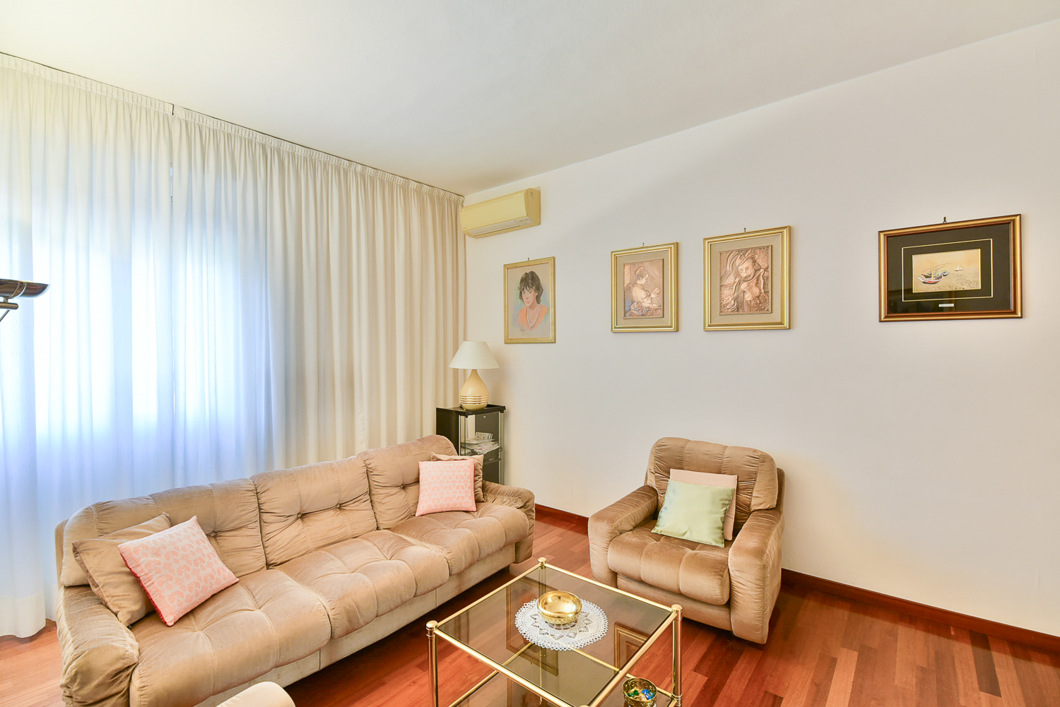 Trilocale via Tripoli n.69, Desio