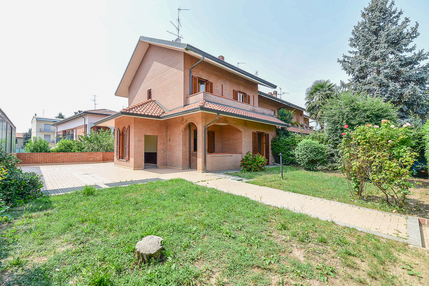 Villa Via Cervino n.19,Seregno