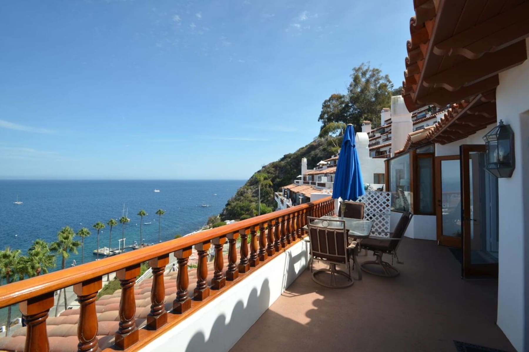 Cozy 1bd Oceanfront balcony view and golf cart 1