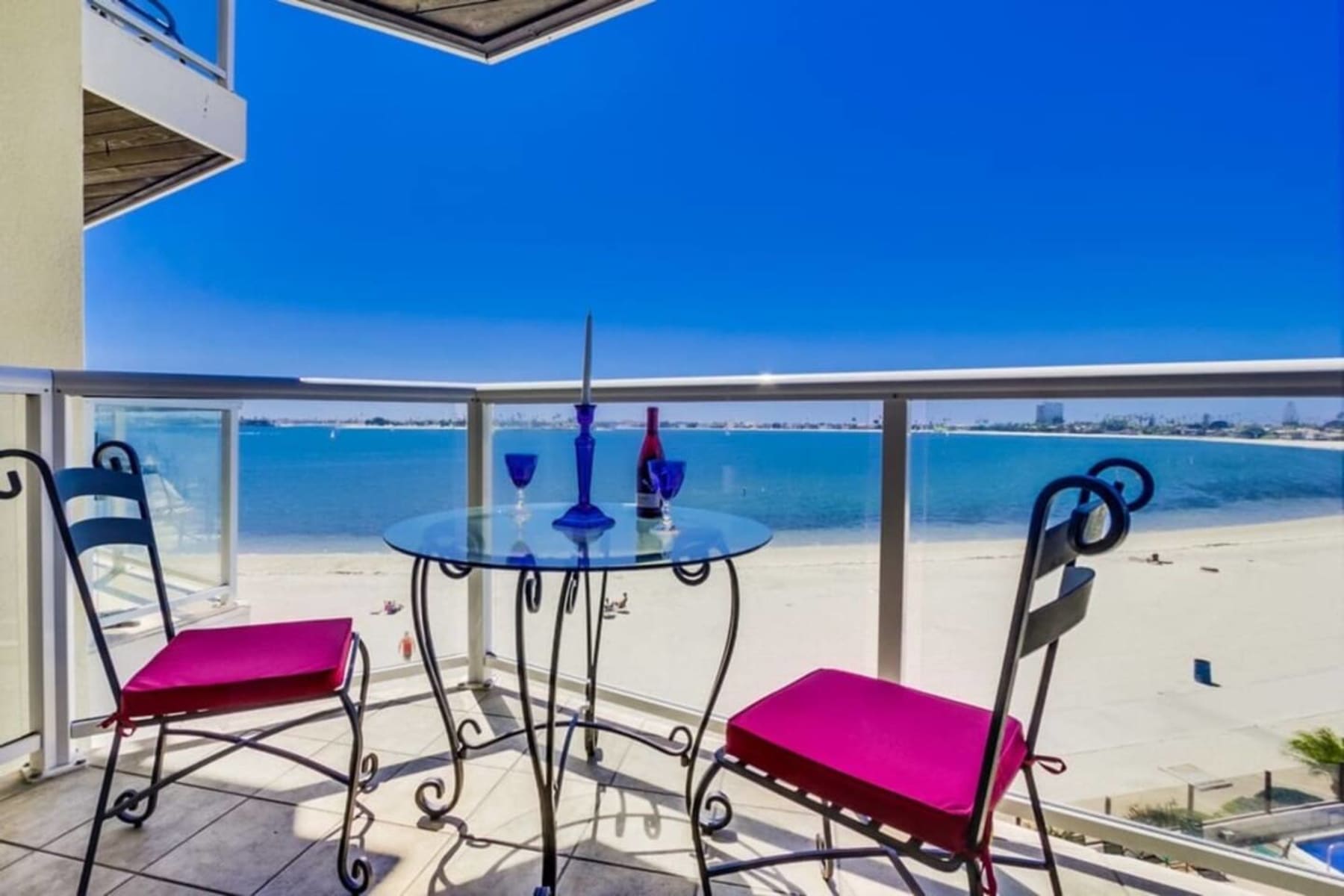 3rd fl. Bayfront condo, balcony, parking, bikes 1