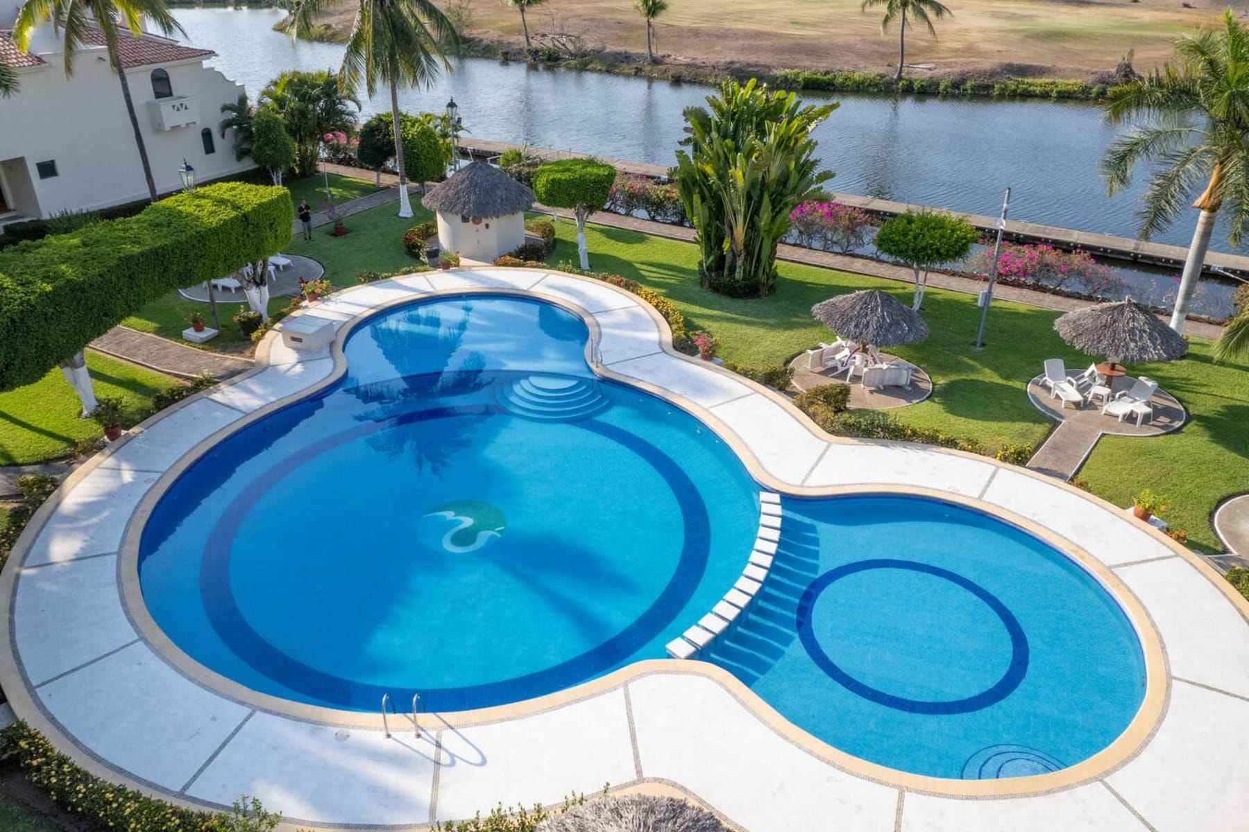 Luxury Condo Overlooking Marina in Ixtapa 1