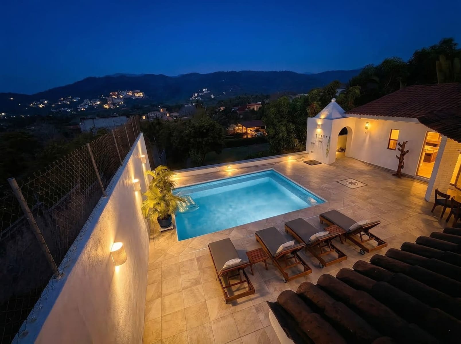 Overlooking Villa in Punta Marina at Playa La Ropa 1