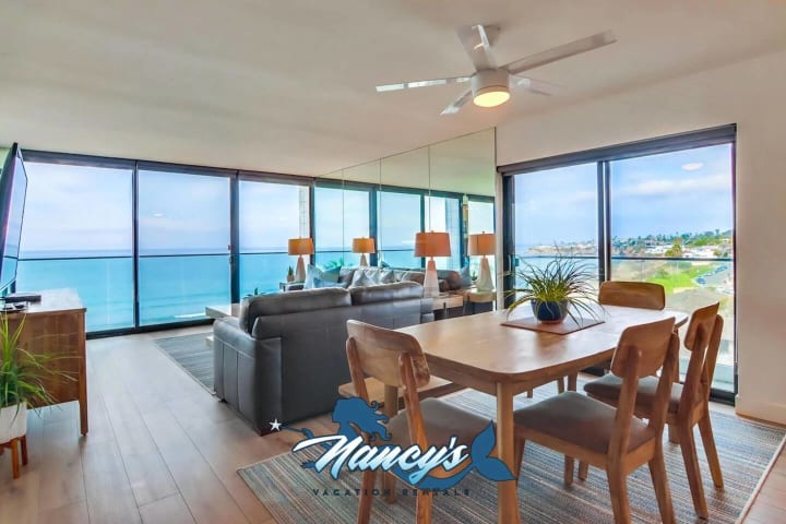 Guest fav Oceanfront corner condo, parking, pool