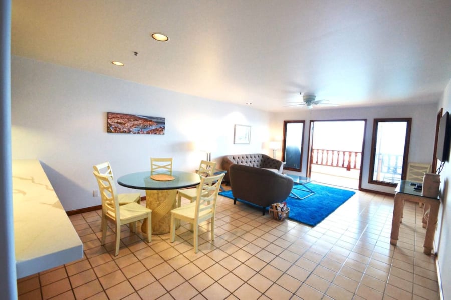 Hamilton Cove Oceanfront view 2bd with golf cart 5