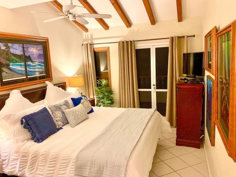 Cozy 1bd Oceanfront balcony view and golf cart 3