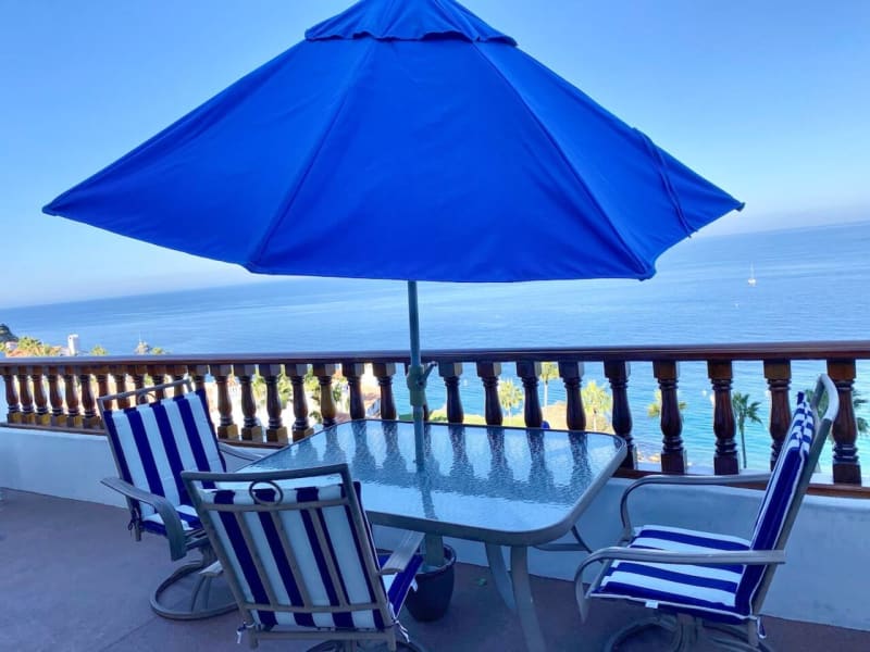 Cozy 1bd Oceanfront balcony view and golf cart 5