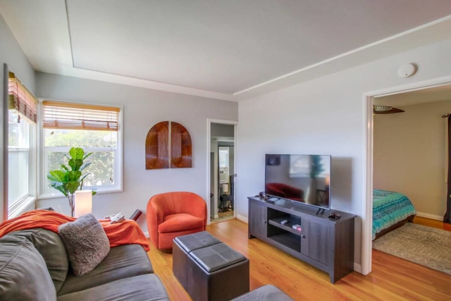New Bathroom! 2bd-shared yard w/spa, firepit, pets 5