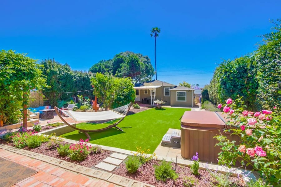 New Bathroom! 2bd-shared yard w/spa, firepit, pets 1