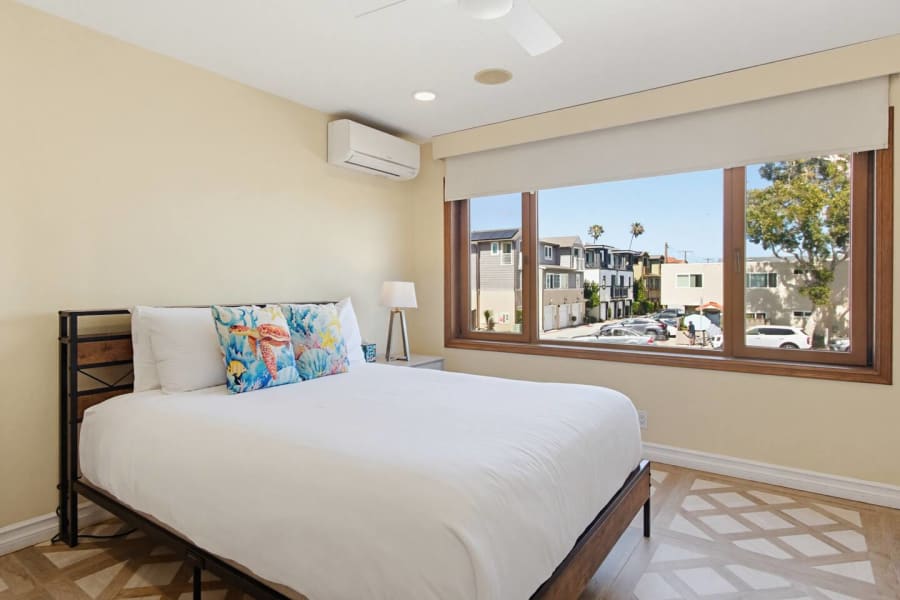 New Photos! Luxury Steps to Beach w/hot tub garage 5
