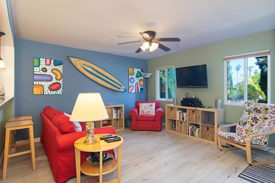 PB 3bd steps to beach, a/c, gated parking and pets 1
