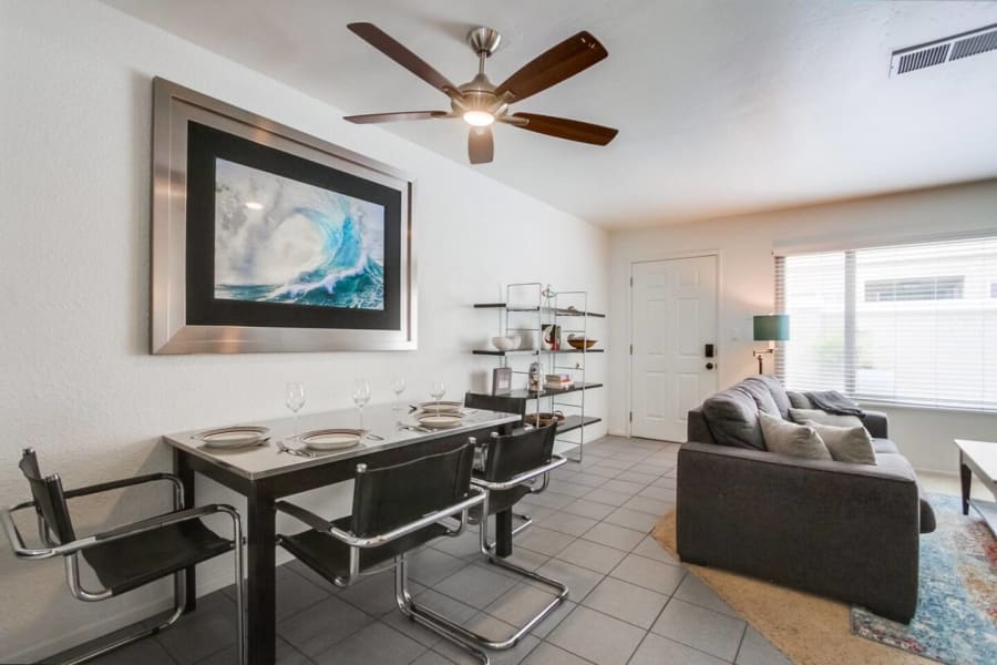 Pet-friendly 1 block to the beach with parking 2