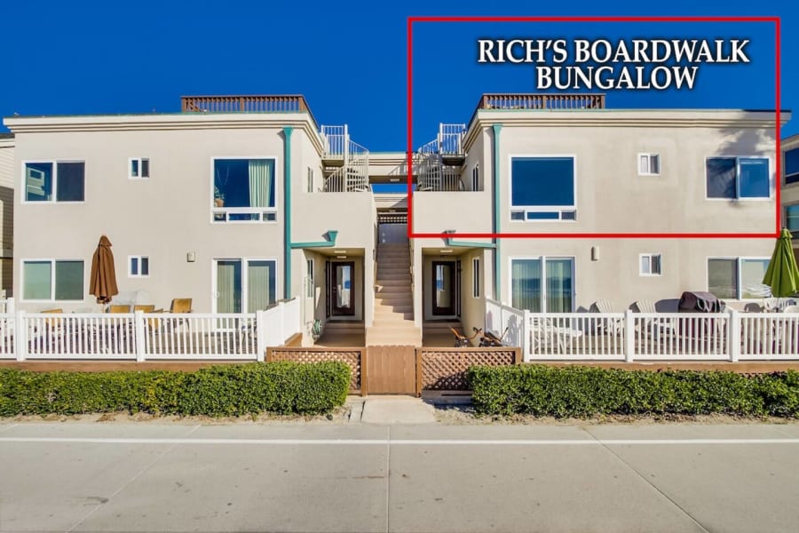 Oceanfront Boardwalk Bungalow, garage and bikes 2